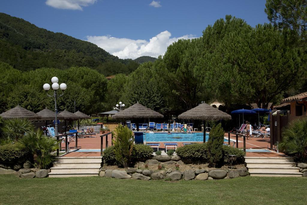 Villaggio Albergo San Lorenzo E Santa Caterina Pescia Exterior foto